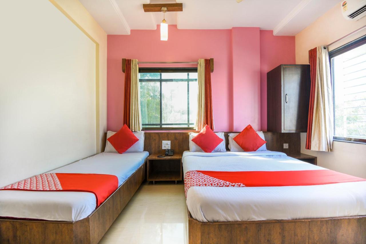 OYO 4092 Hotel Sai Palkhi Shirdi Bagian luar foto