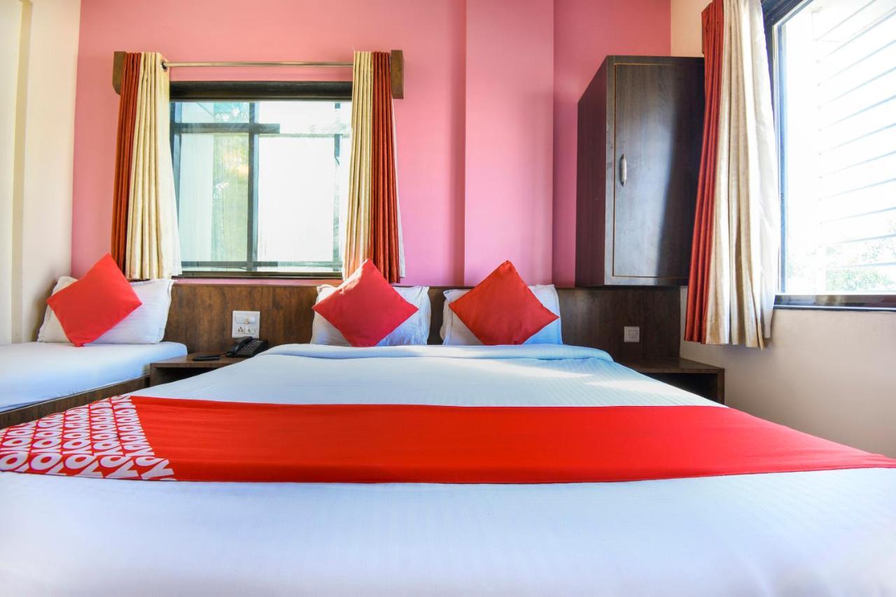 OYO 4092 Hotel Sai Palkhi Shirdi Bagian luar foto