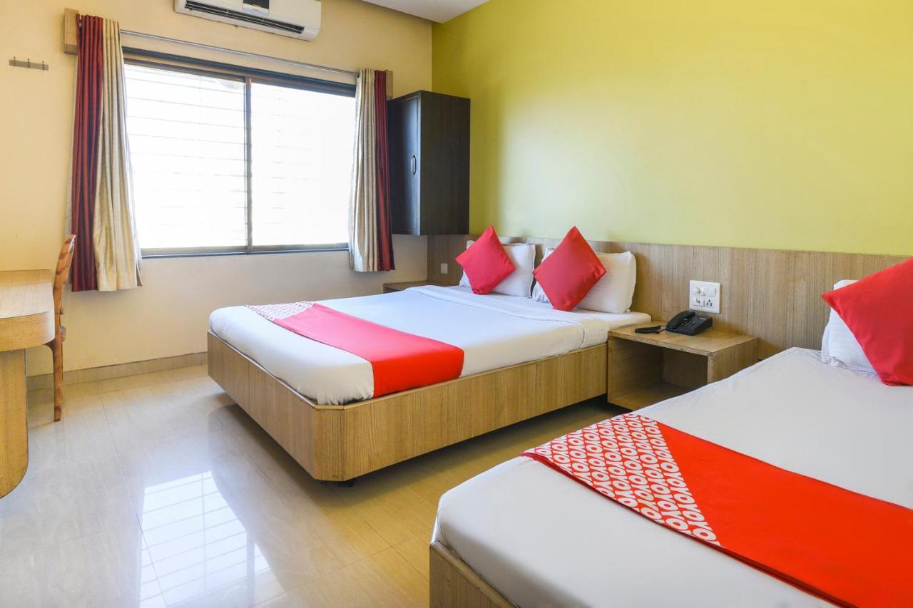 OYO 4092 Hotel Sai Palkhi Shirdi Bagian luar foto