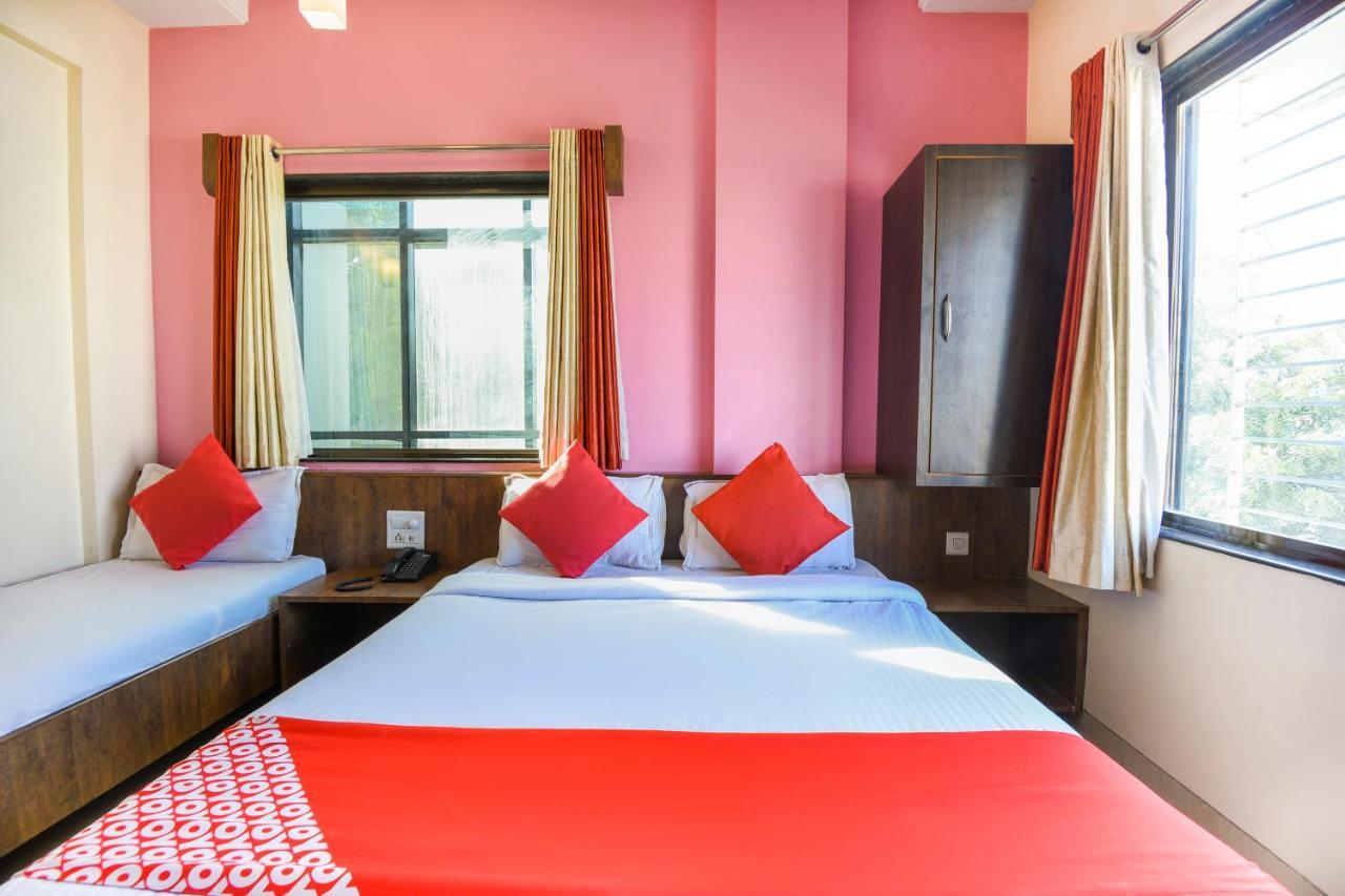 OYO 4092 Hotel Sai Palkhi Shirdi Bagian luar foto